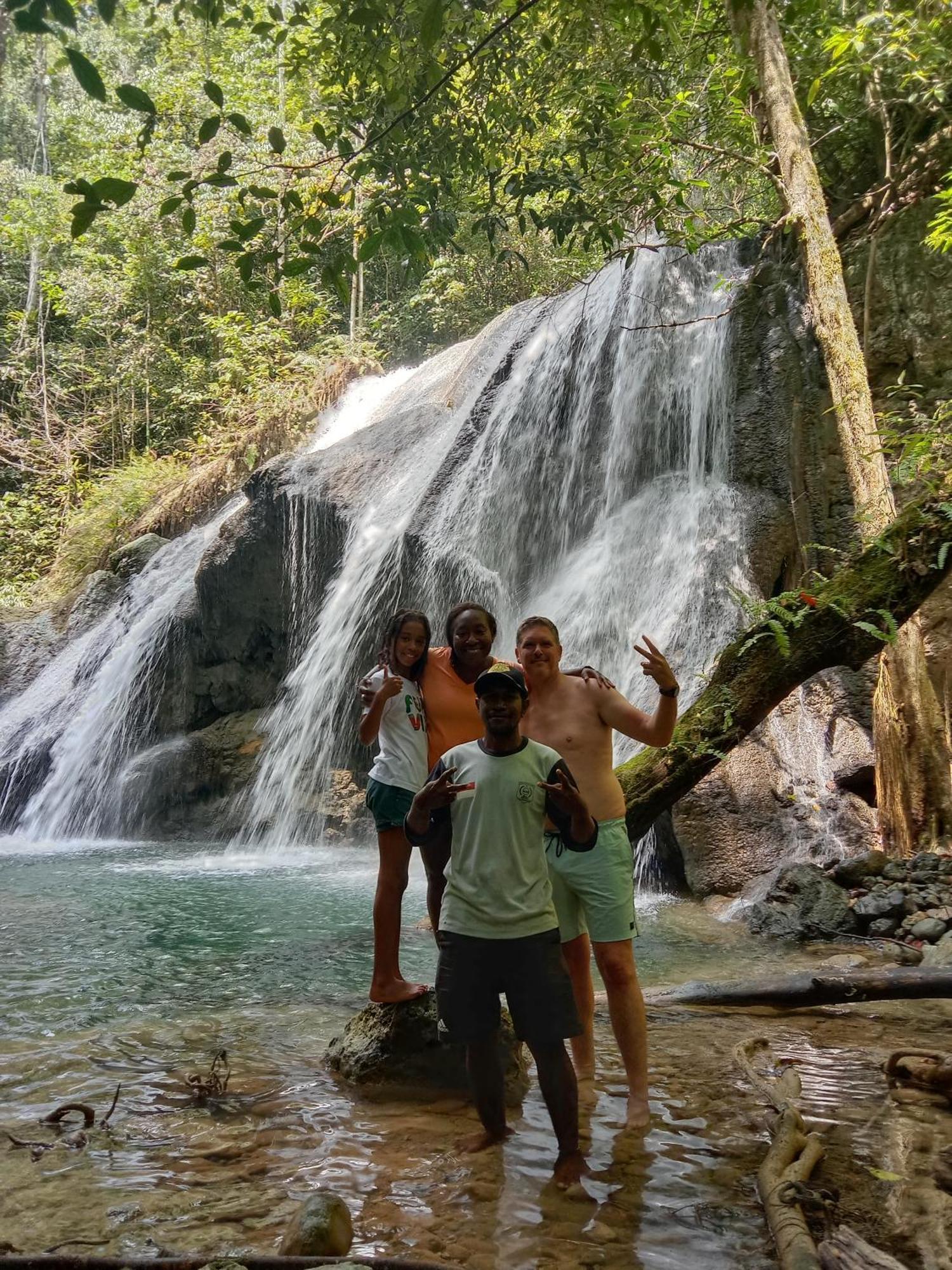 Amfriwen Homestay Yennanas Besir Exterior foto